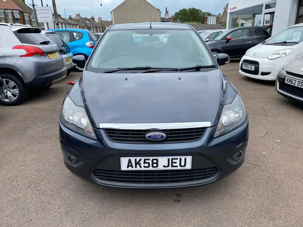 Used Ford Focus Zetec 100 HP (73 kW) 2008 Grey Hatchback