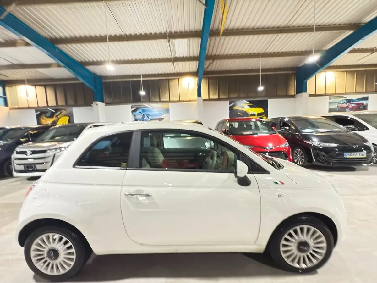 Used Fiat 500 69 HP (50 kW) 2025 White Hatchback