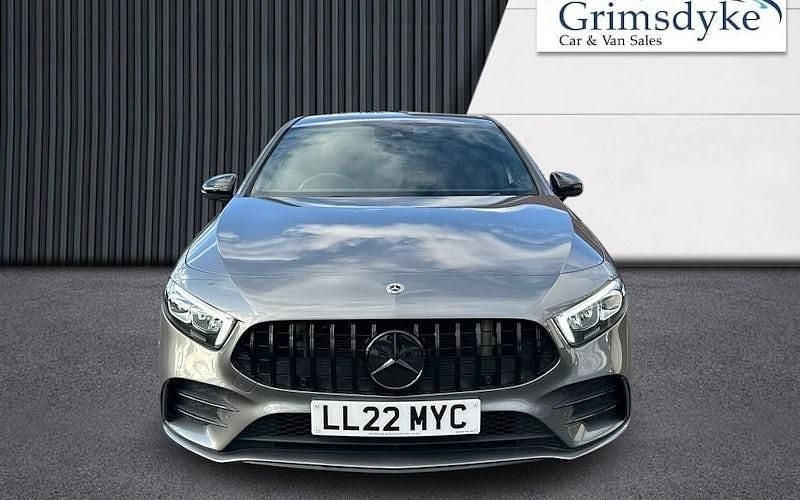 Usado Mercedes A35 AMG Premium 306 HP (225 kW) 2022 Cinzento Citadino