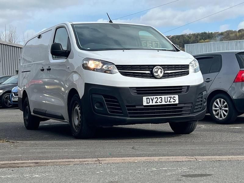 Used Vauxhall Vivaro 100 HP (73 kW) 2023 White MPV