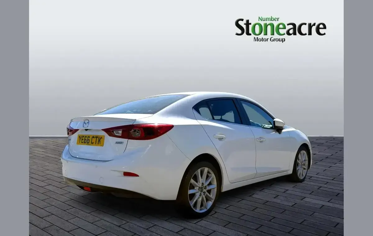 Używany Mazda 3 Inclusive 150 KM (110 kW) 2016 Biały Sedan/Limuzyna