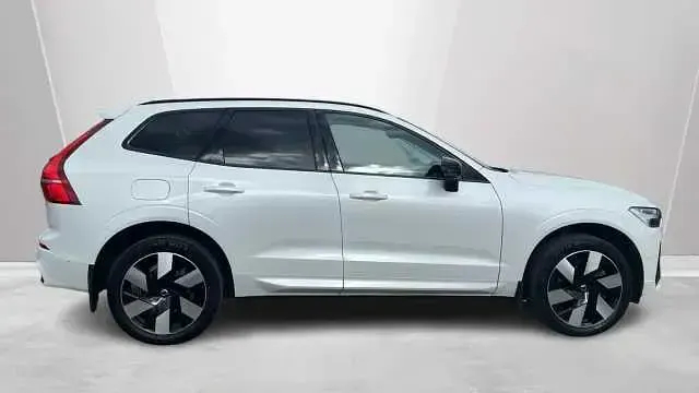 Second-hand Volvo XC60 Ultimate 455 CP (334 kW) 2023 Alb SUV