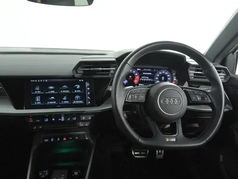 Begagnad Audi S3 Sportback Black Edition 328 HK (241 kW) 2024 Vit Halvkombi