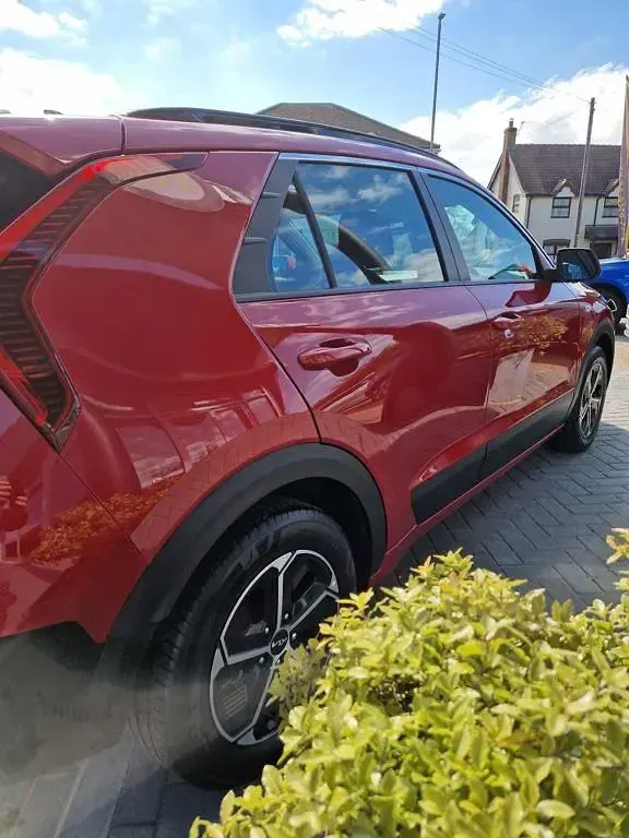 Used Kia Niro 2023 Red SUV