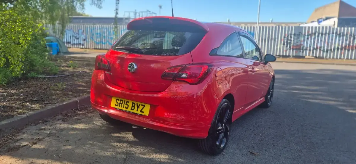 Used Vauxhall Corsa Edition 70 HP (51 kW) 2015 Red Hatchback