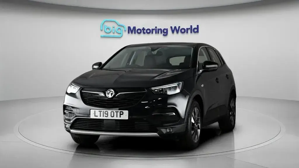 Used Vauxhall Grandland X Sport 130 HP (95 kW) 2019 Grey SUV