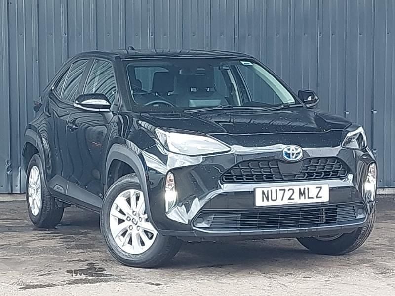 Black Used 2022 Toyota Yaris Hybrid Estate | £19,298 (Good price) - Image 1/4