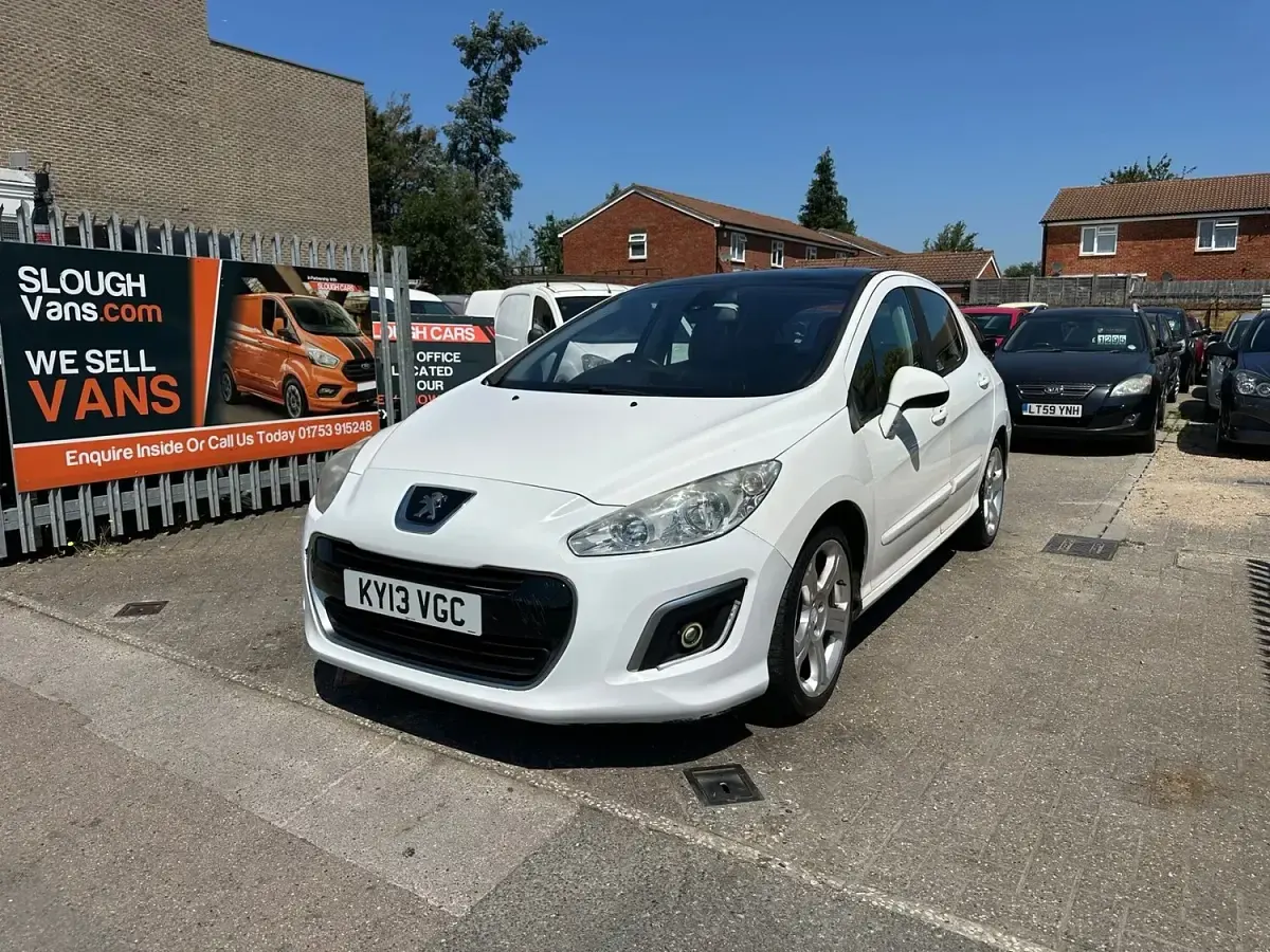 Used Peugeot 308 Allure 2013 White Hatchback