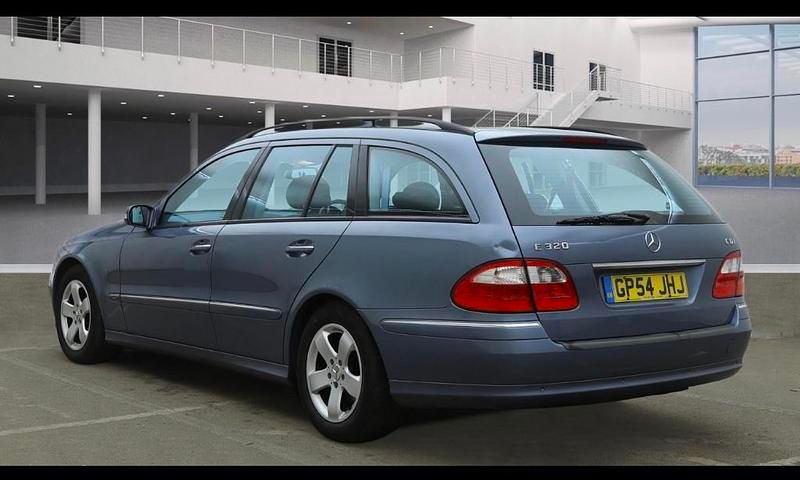 Used Mercedes E320 Avantgarde 2005 Blue Estate