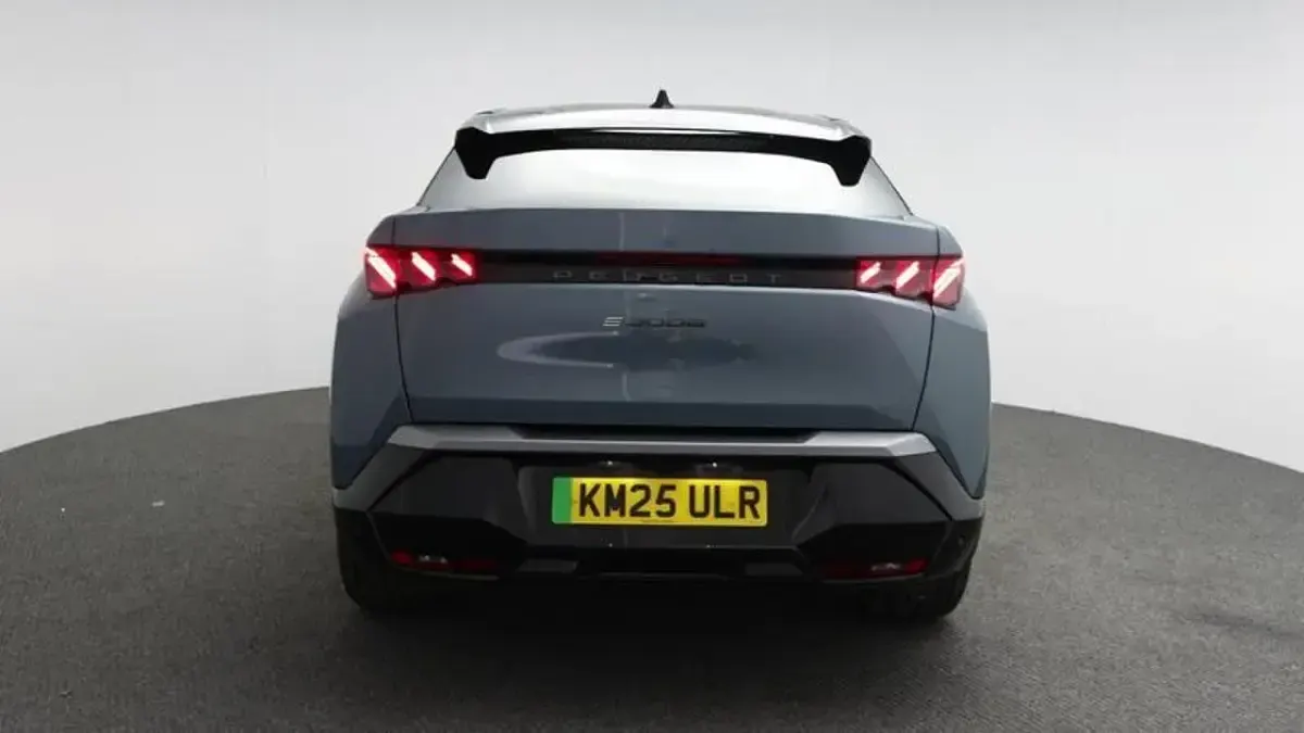Used Peugeot e-3008 GTi 152 kW (207 HP) 2025 Ingaro blue SUV