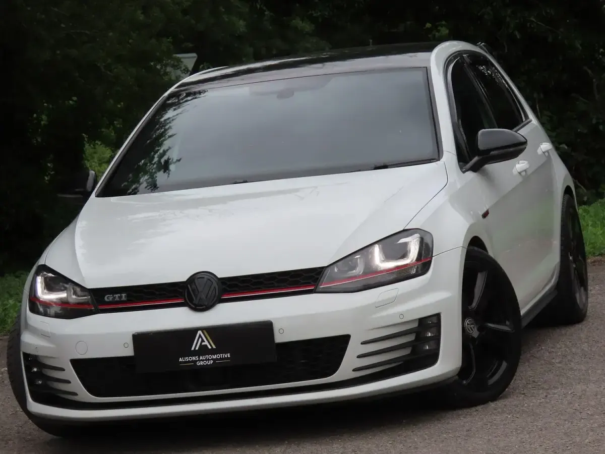 Used VW Golf VII GTI 2017 White Hatchback