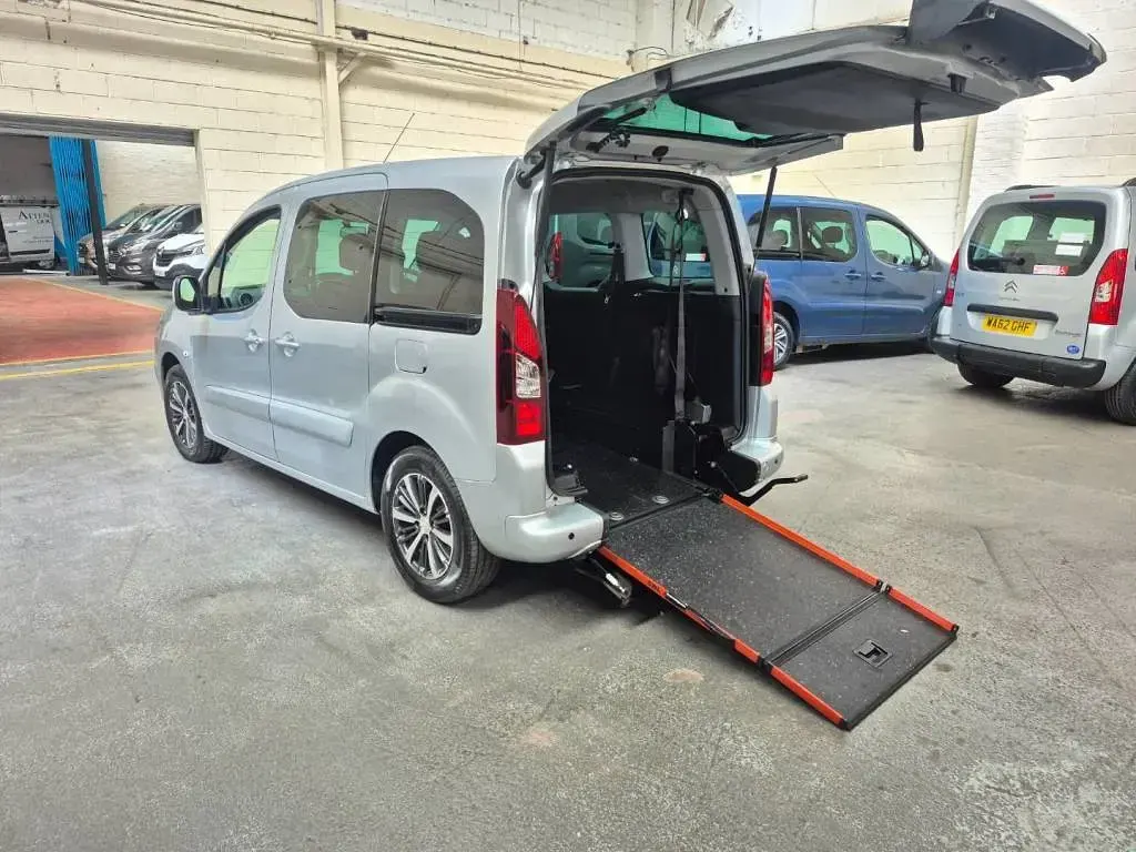 Used Peugeot Partner Allure 2017 Silver MPV