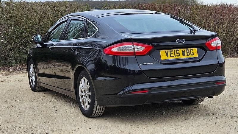 Used Ford Mondeo Zetec 2015 Black Hatchback