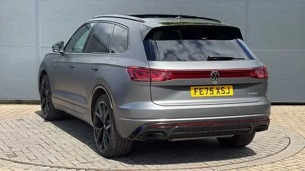 Used VW Touareg R 462 HP (339 kW) 2025 Grey SUV