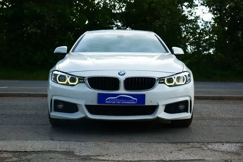 Usado BMW 420 M Sport 190 HP (139 kW) 2018 Branco Coupé