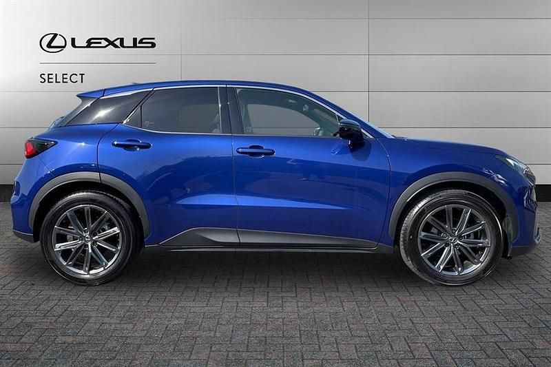 Used Lexus LBX 136 HP (100 kW) 2025 Blue SUV