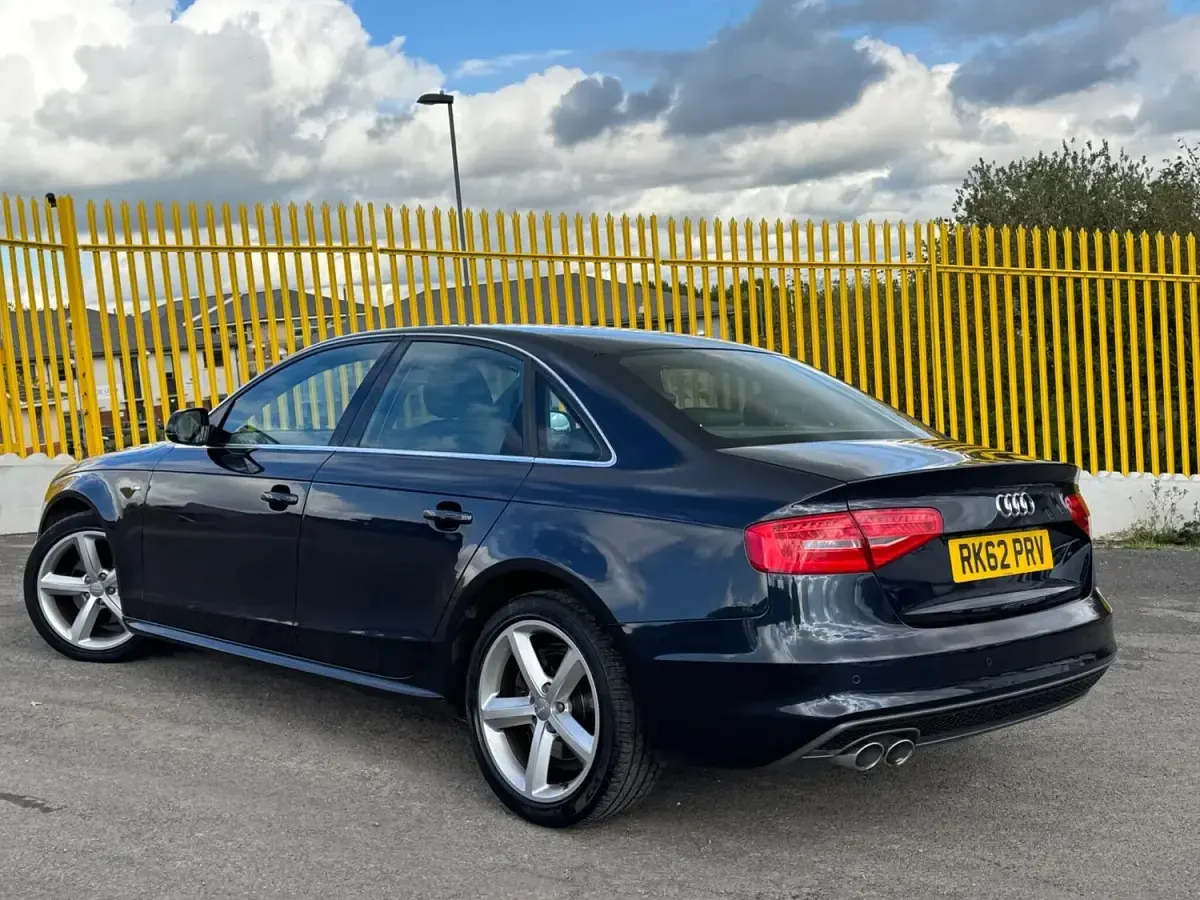 Used Audi A4 S-Line 143 HP (105 kW) 2012 Blue Sedan
