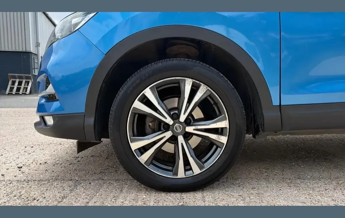 Used Nissan Qashqai N-Connecta 108 HP (79 kW) 2017 Blue SUV