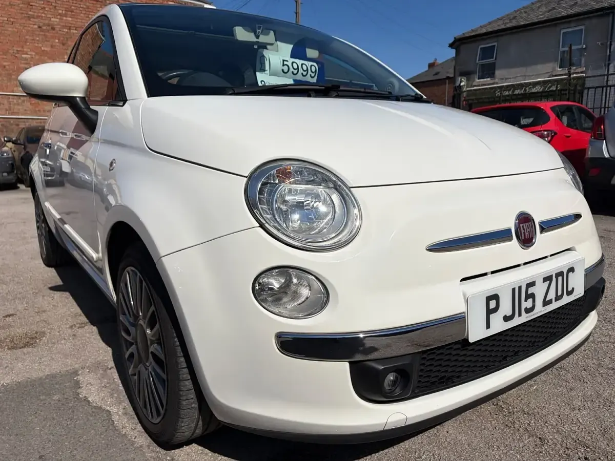 Used Fiat 500 Lounge 69 HP (50 kW) 2015 White Hatchback