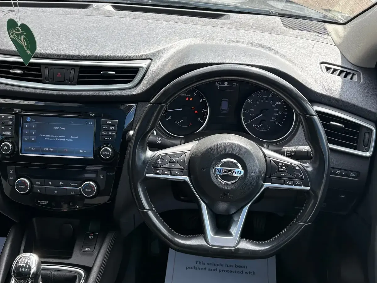 Used Nissan Qashqai N-Connecta 115 HP (84 kW) 2018 Black SUV