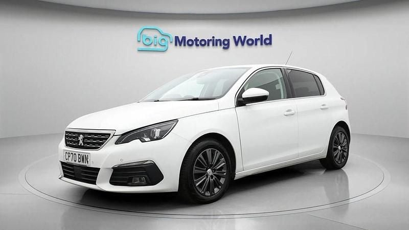 Used Peugeot 308 Allure Premium 130 HP (95 kW) 2021 White Hatchback
