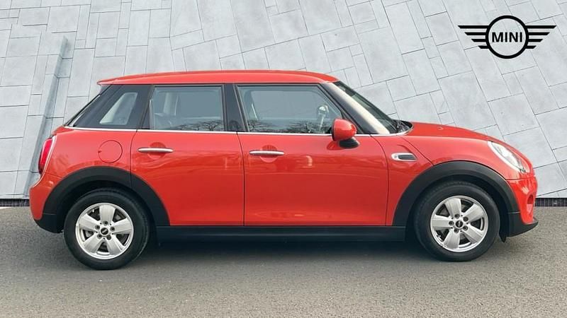 Used Mini Cooper Classic 134 HP (98 kW) 2019 Orange Hatchback