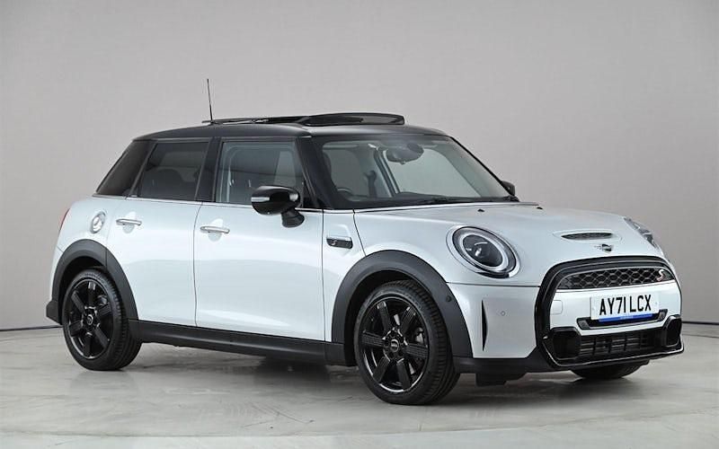 Usado Mini Cooper S Classic 178 HP (130 kW) 2021 Prateado Citadino