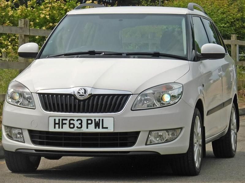Frozen white Used 2013 Skoda Fabia Elegance Estate | £7,495 (Expensive) - Image 1/4