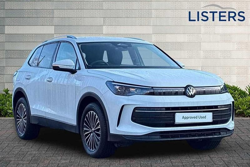 New VW Tiguan Match 2025 Pure white SUV