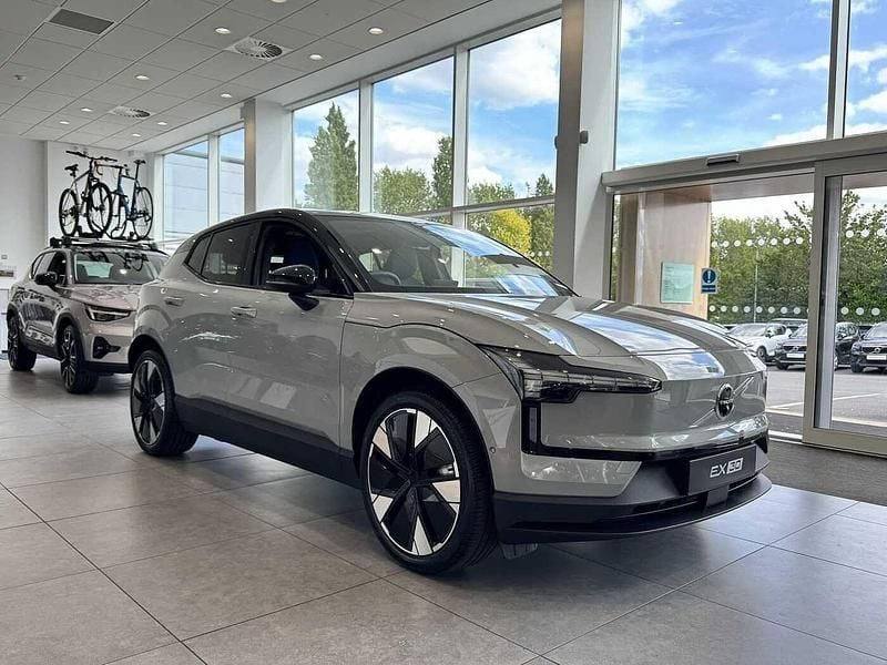 New 2025 Volvo EX30 Performance SUV | £37,699 (Good price) - Image 1/4