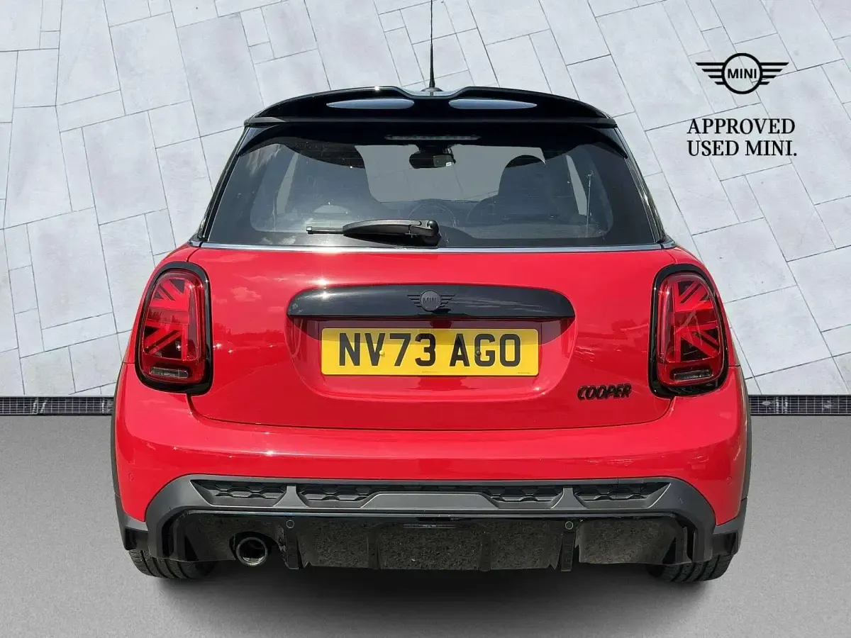 Used Mini Cooper Hatch 134 HP (98 kW) 2023 Red Hatchback