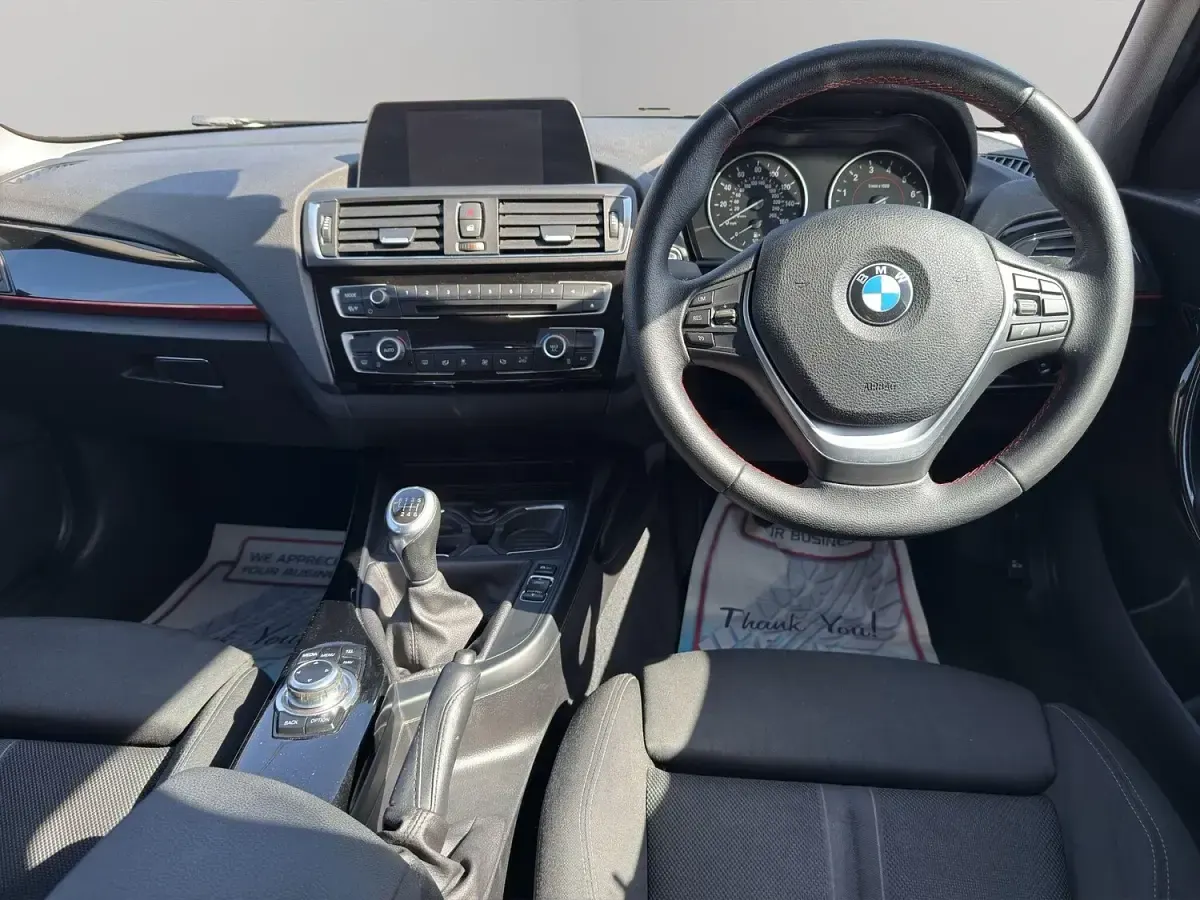 Used BMW 118 Sport Line 2015 White Hatchback