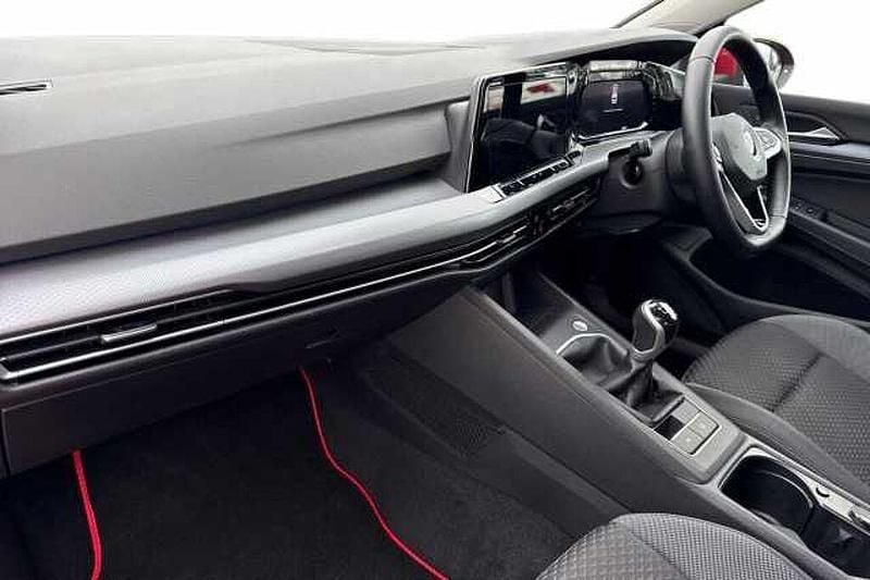 Used VW Golf VIII Active 130 HP (95 kW) 2022 Red Hatchback