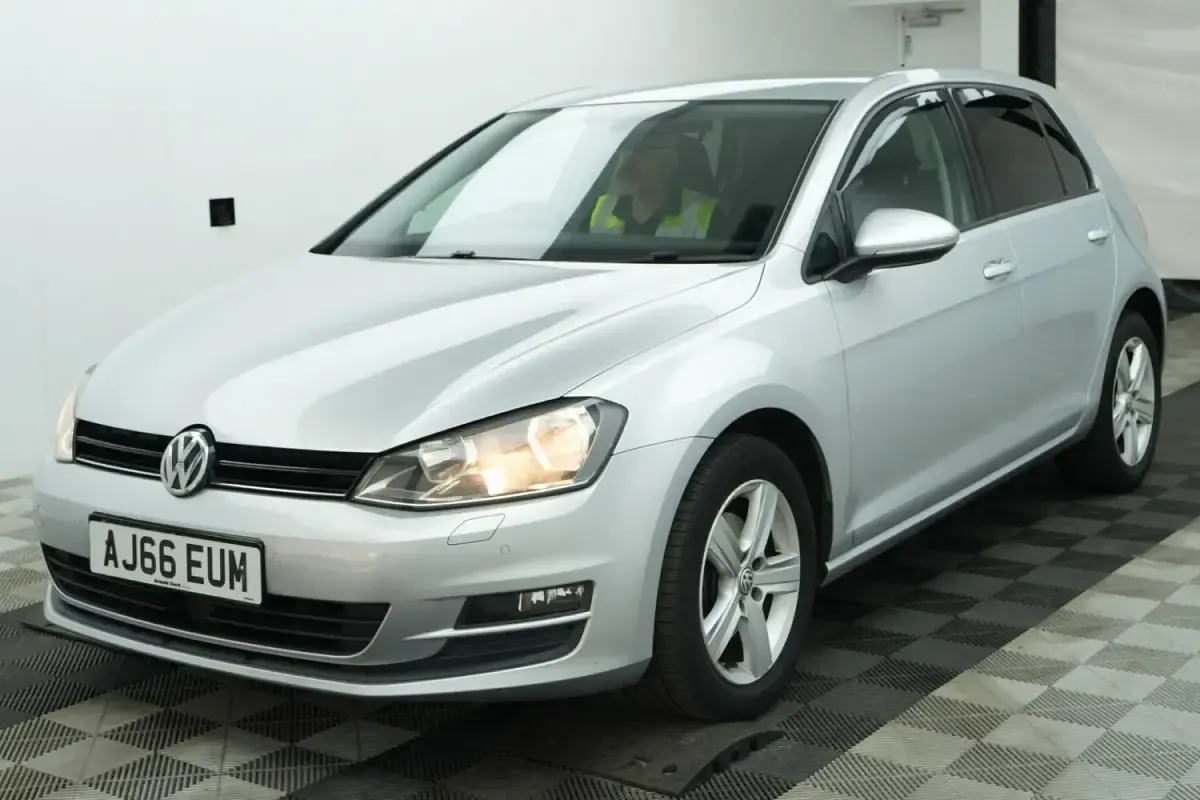Used VW Golf VII Edition 108 HP (79 kW) 2017 Silver Hatchback