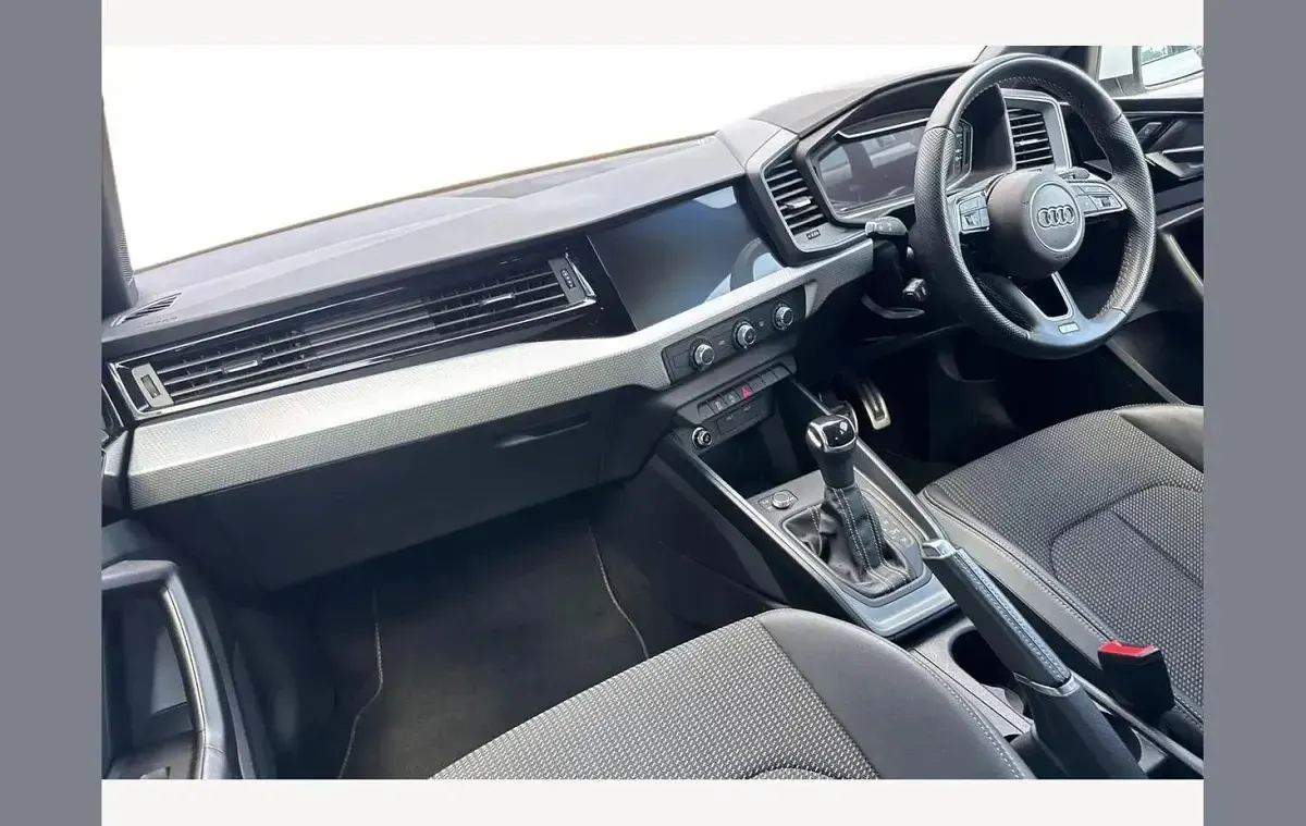 Used Audi A1 S-Line 95 HP (69 kW) 2023 White SUV