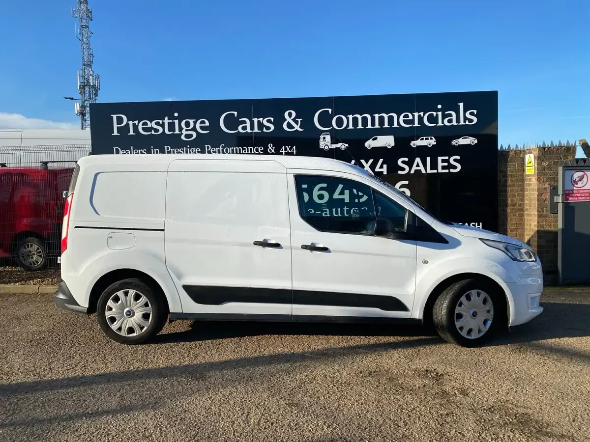 Used Ford Transit Connect Trend 100 HP (73 kW) 2019 White MPV