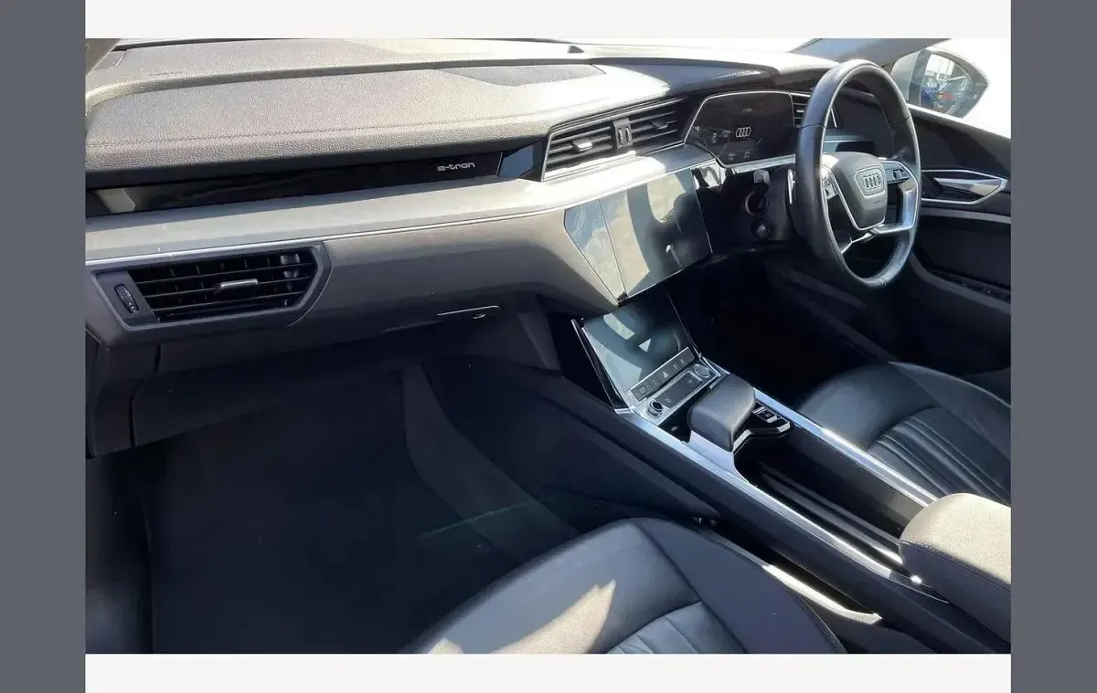 Used Audi e-tron Design 230 kW (313 HP) 2020 Floret silver SUV