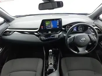 Used Toyota C-HR Design 122 HP (89 kW) 2018 Blue SUV