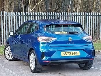 Used Renault Clio V Evolution 143 HP (105 kW) 2024 Blue Hatchback