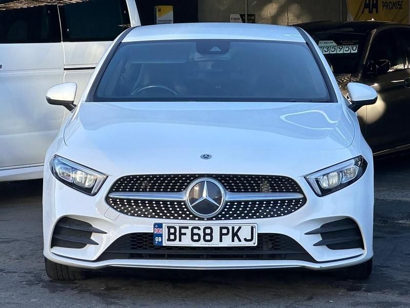 Used Mercedes A180 AMG line 116 HP (85 kW) 2018 White Hatchback