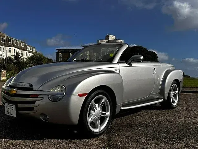 Used Chevrolet SSR 300 HP (220 kW) 2004 Silver Pickup