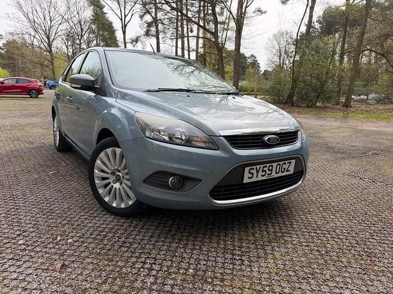Begagnad Ford Focus Titanium 145 HK (106 kW) 2009 Blå Halvkombi