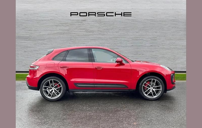 Used Porsche Macan S 374 HP (275 kW) 2023 Red SUV