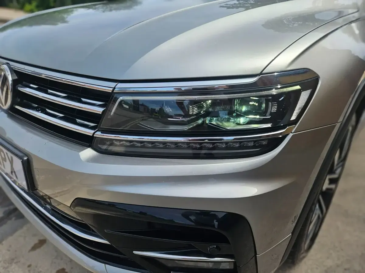 Used VW Tiguan R-line 150 HP (110 kW) 2019 Silver SUV