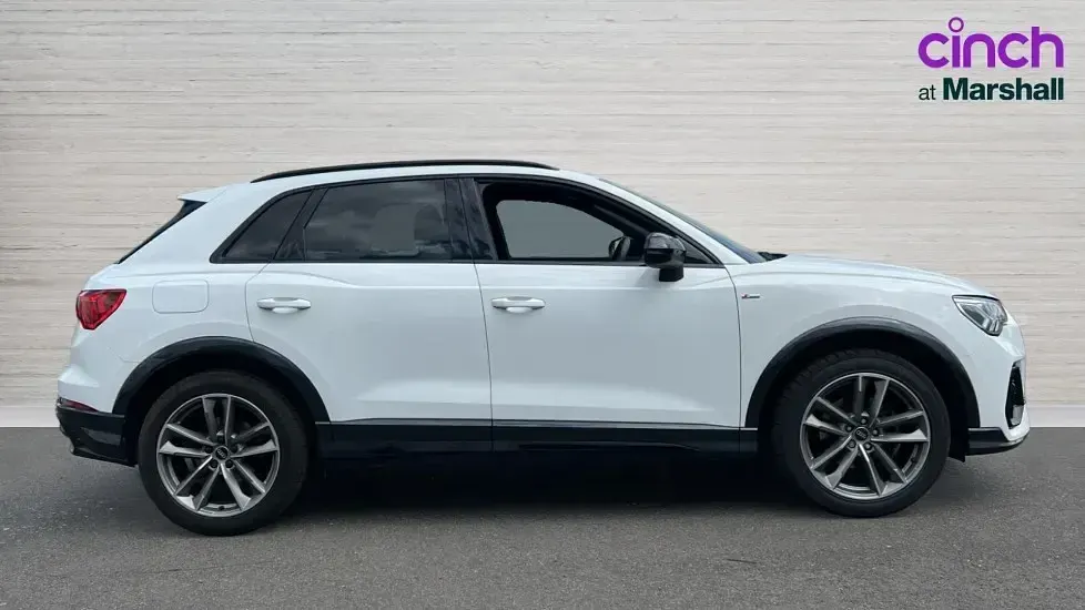 Used Audi Q3 Black Edition 150 HP (110 kW) 2022 White SUV