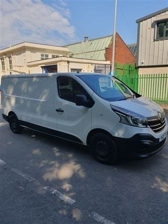 White Used 2021 Renault Trafic Business Van | £13,187 (Fair price) - Image 1/1