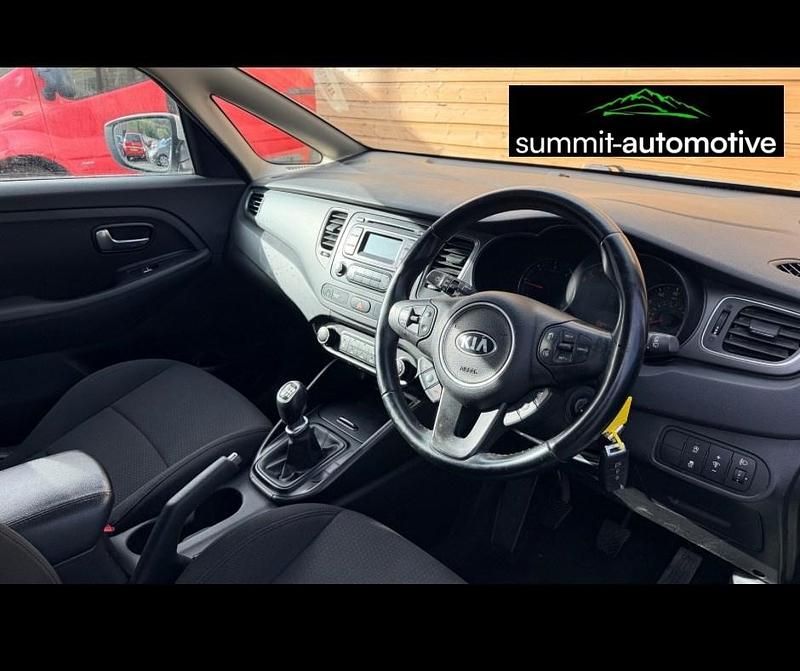 Used Kia Carens 2014 Silver MPV