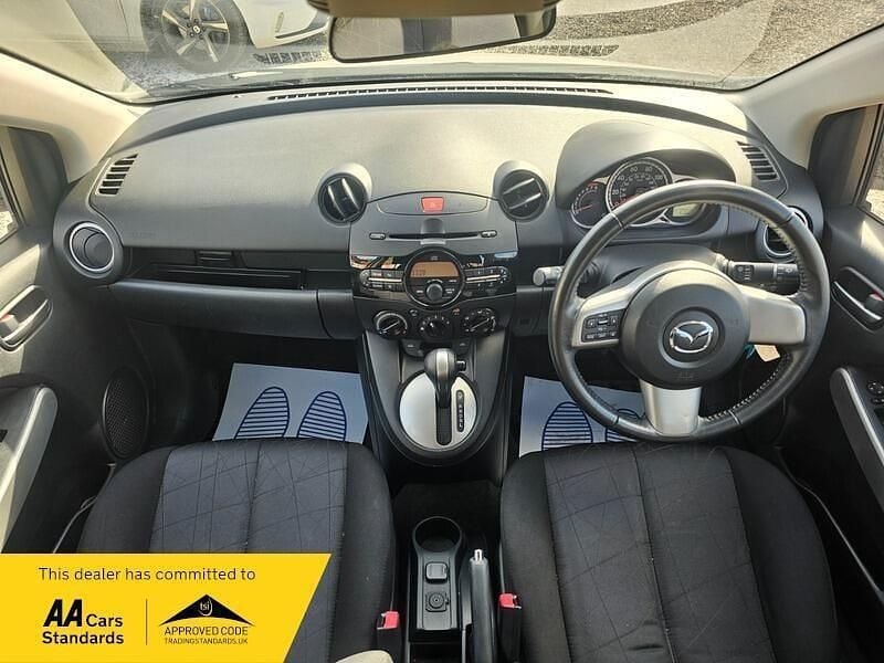 Used Mazda 2 102 HP (75 kW) 2011 White Hatchback