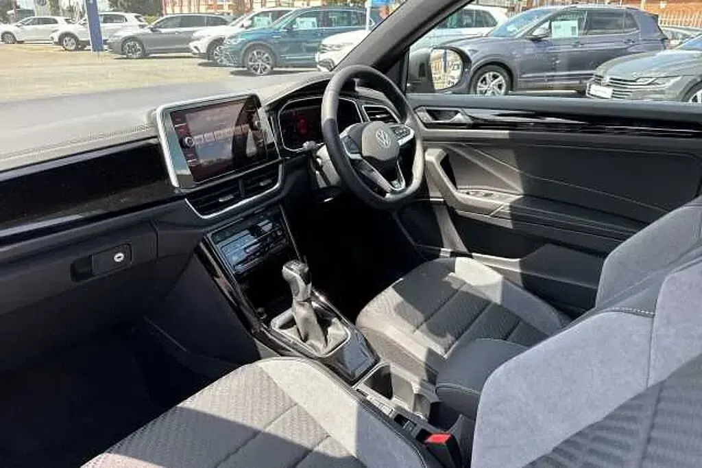 Novo VW T-Roc 150 HP (110 kW) 2025 SUV