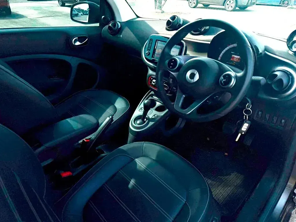 Used Smart ForTwo Cabrio Prime 2016 White Cabriolet